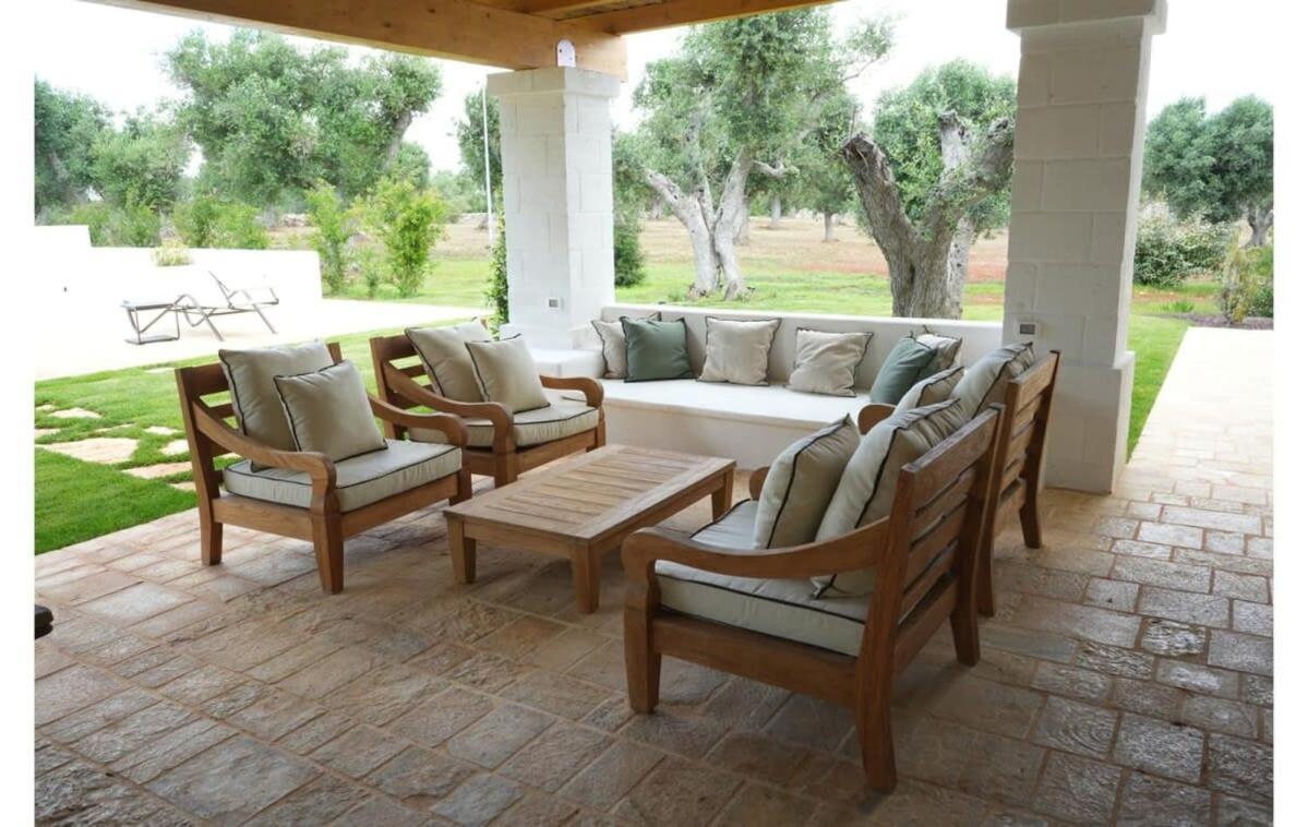 Luxury Villa Borgo Cinera ออสตูนี ภายนอก รูปภาพ
