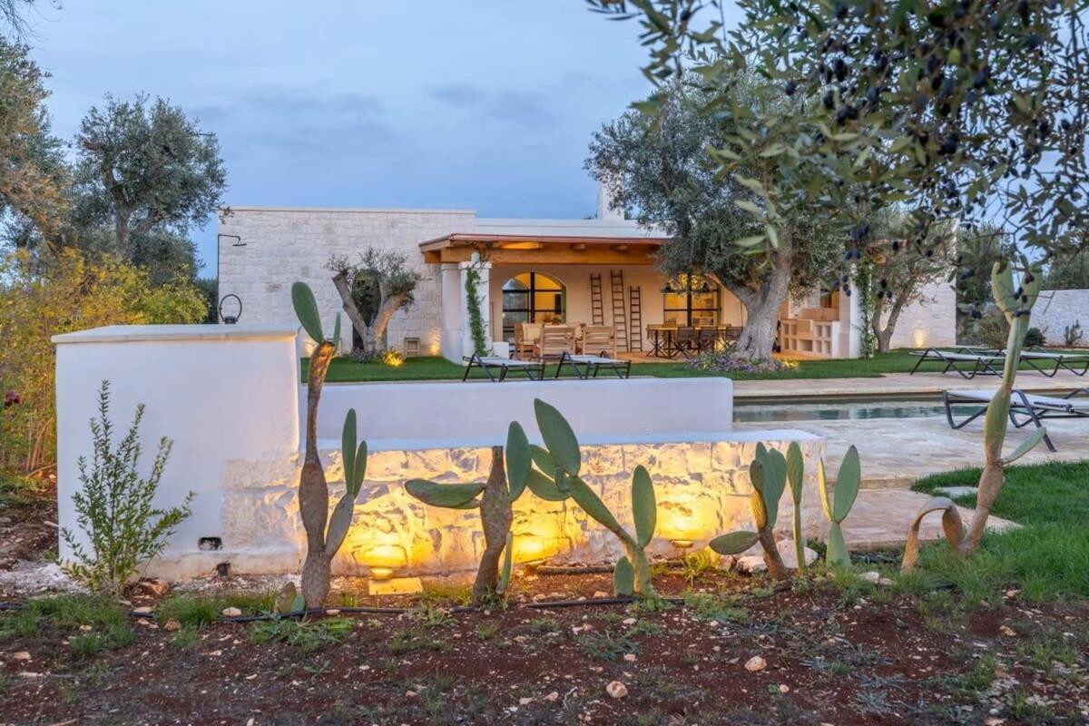 Luxury Villa Borgo Cinera ออสตูนี ภายนอก รูปภาพ