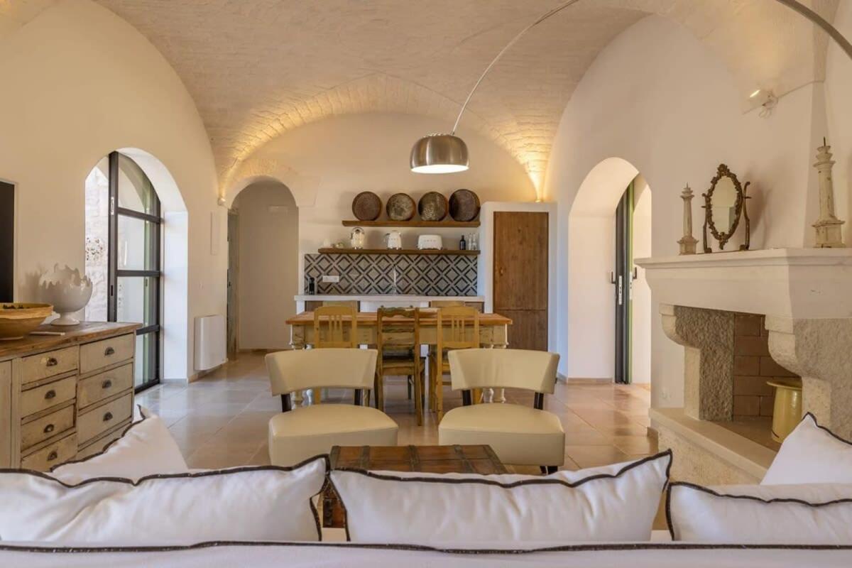 Luxury Villa Borgo Cinera ออสตูนี ภายนอก รูปภาพ
