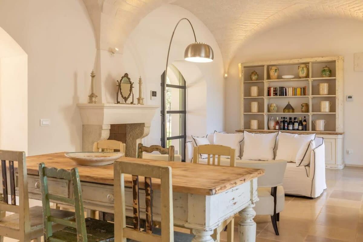 Luxury Villa Borgo Cinera ออสตูนี ภายนอก รูปภาพ