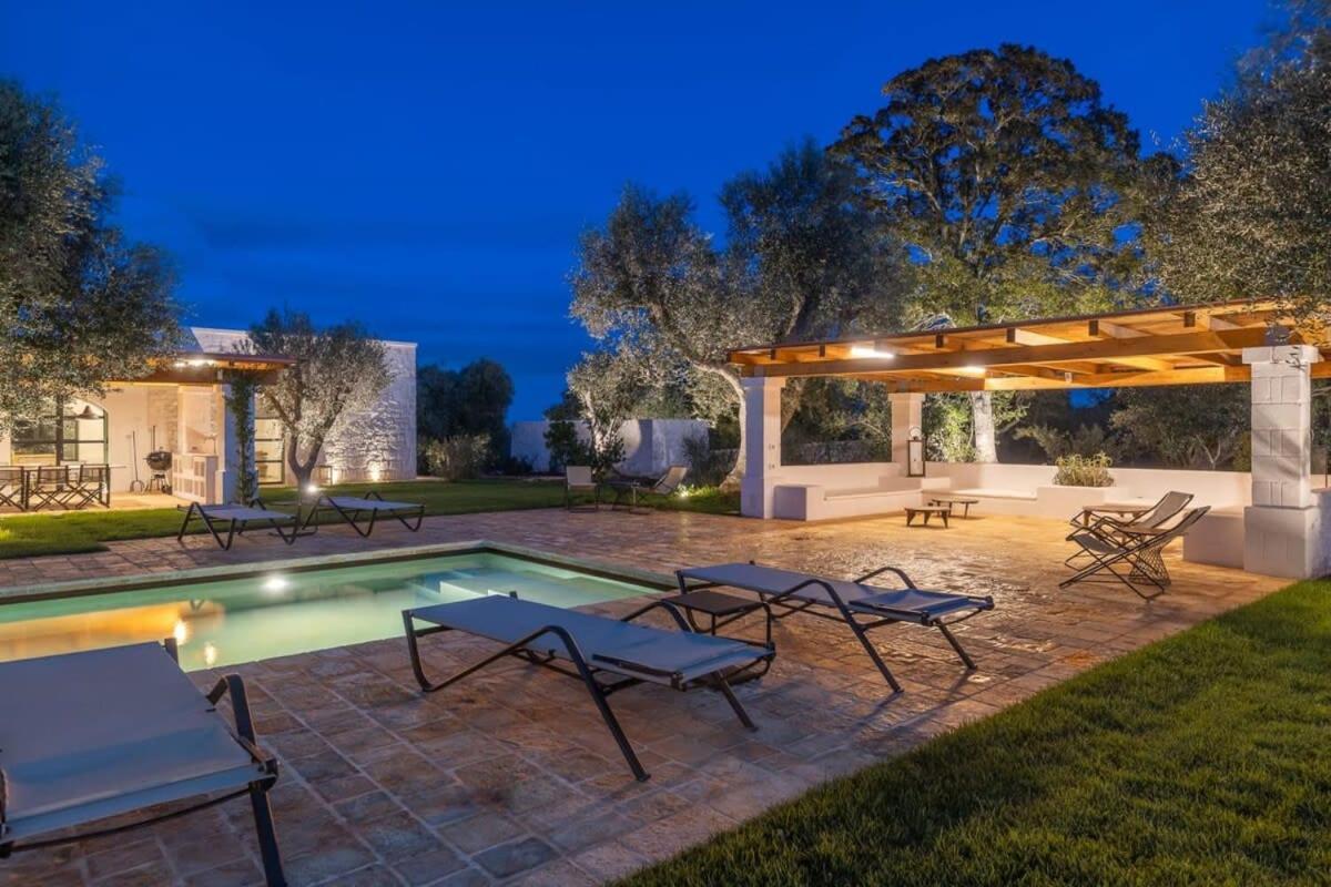 Luxury Villa Borgo Cinera ออสตูนี ภายนอก รูปภาพ
