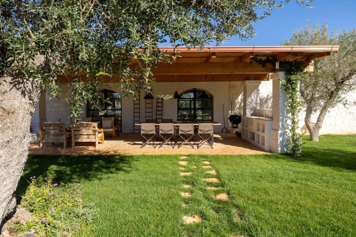 Luxury Villa Borgo Cinera ออสตูนี ภายนอก รูปภาพ